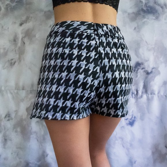 Black and white houndstooth skort - Picture 2 of 4